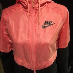 Medium Nike Rain Jacket (Pink)